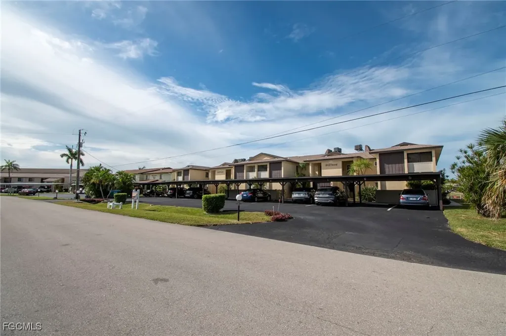 3612 SE 12th Avenue Cape Coral FL 33904