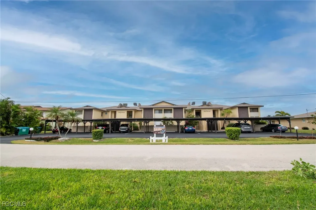 3612 SE 12th Avenue Cape Coral FL 33904
