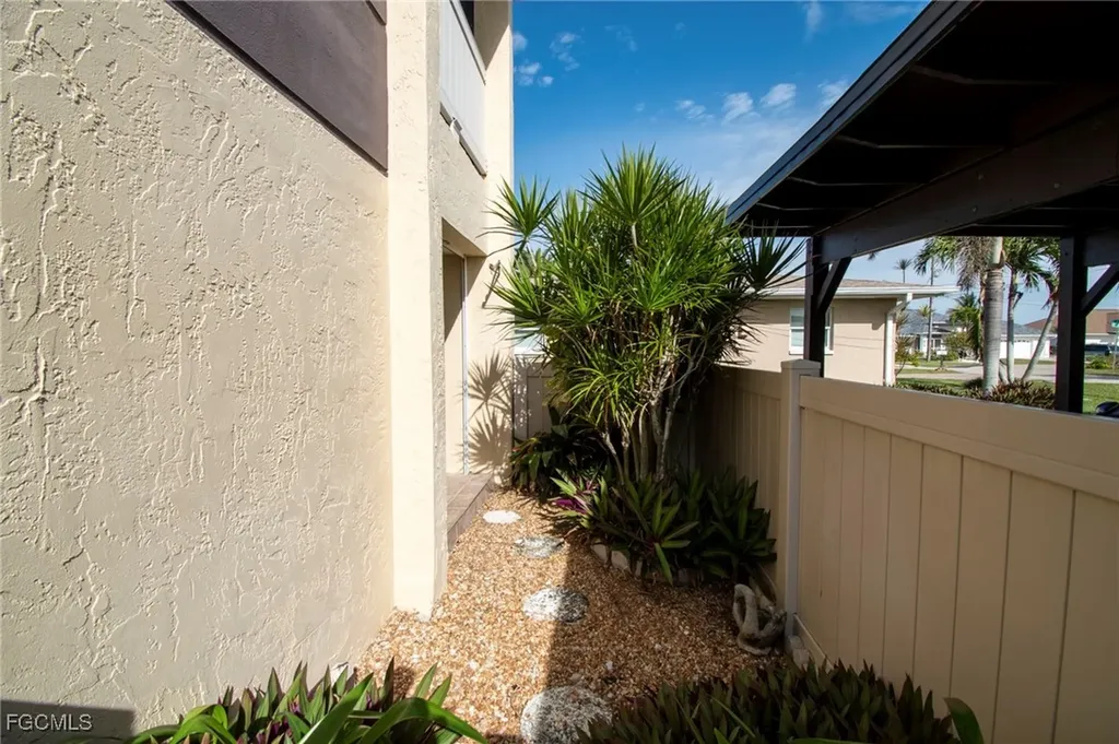 3612 SE 12th Avenue Cape Coral FL 33904