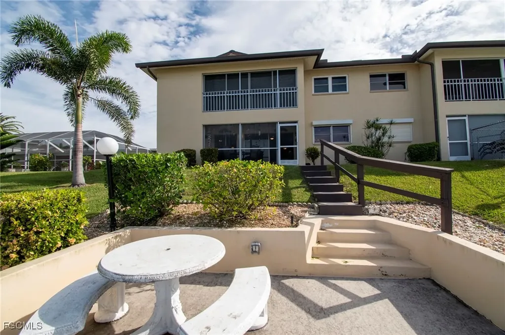 3612 SE 12th Avenue Cape Coral FL 33904