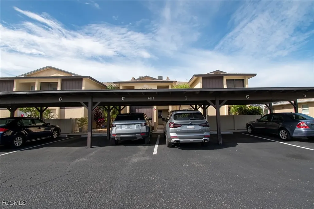 3612 SE 12th Avenue Cape Coral FL 33904