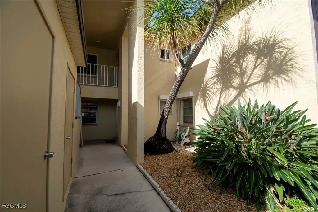 3612 SE 12th Avenue Cape Coral FL 33904