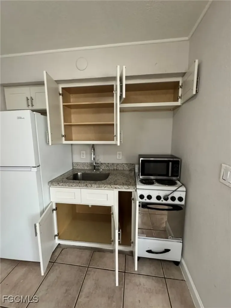 2452 Stella Street Fort Myers FL 33901