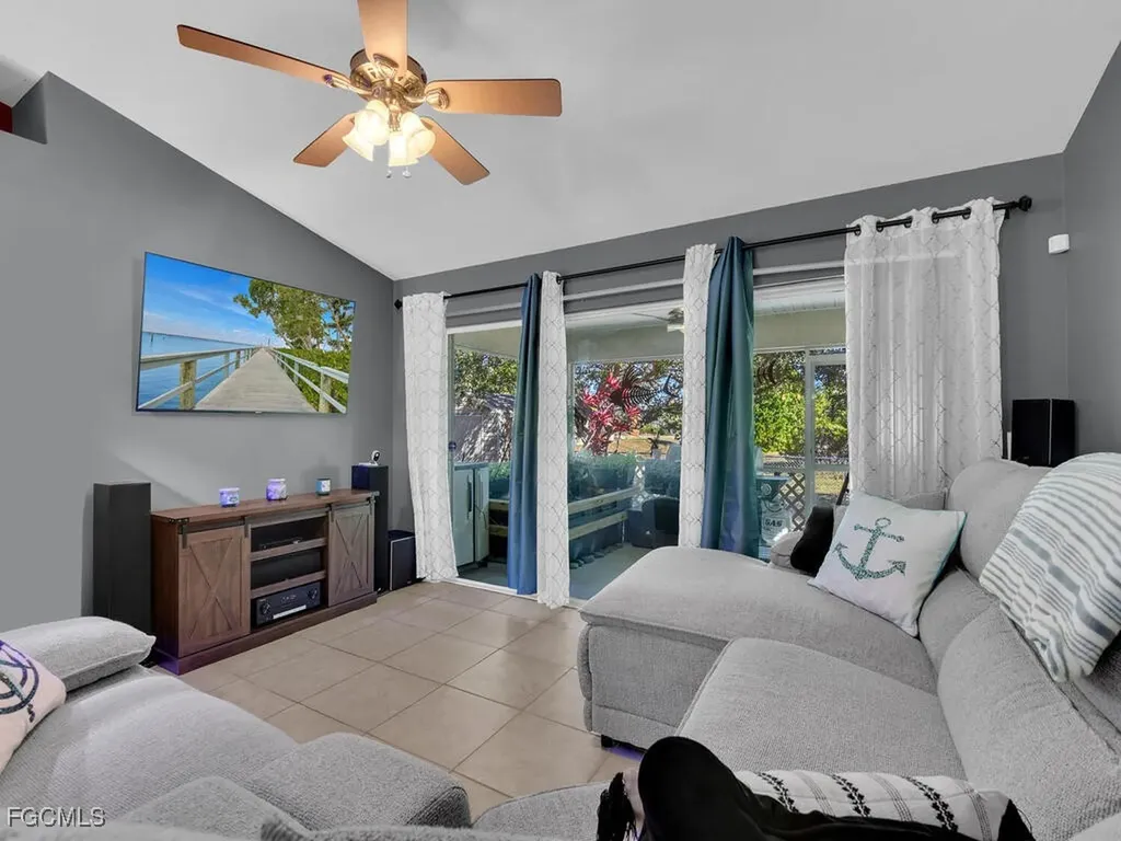 2609 NE 5th Avenue Cape Coral FL 33909