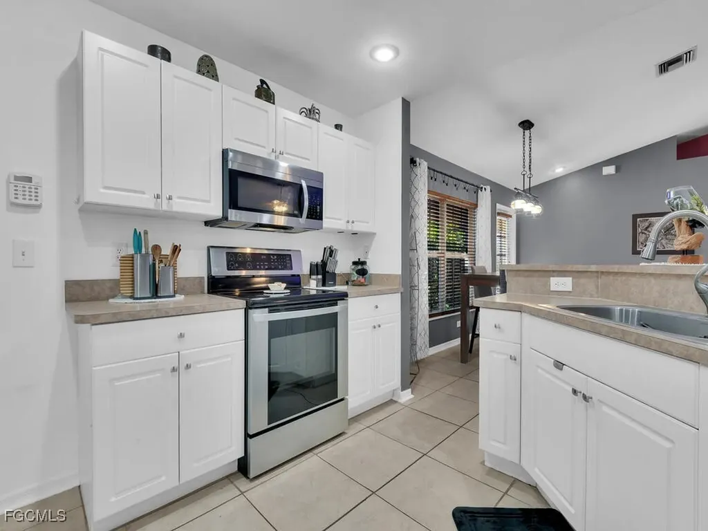 2609 NE 5th Avenue Cape Coral FL 33909