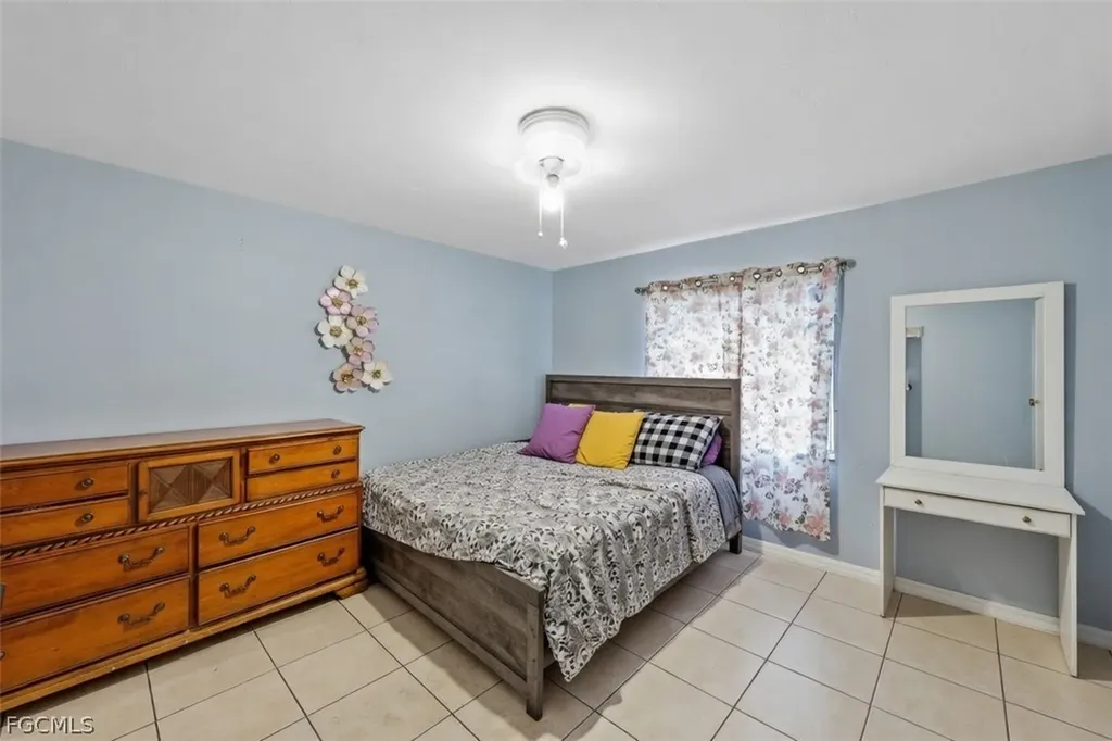 5113/5115 24th Street SW Lehigh Acres FL 33973