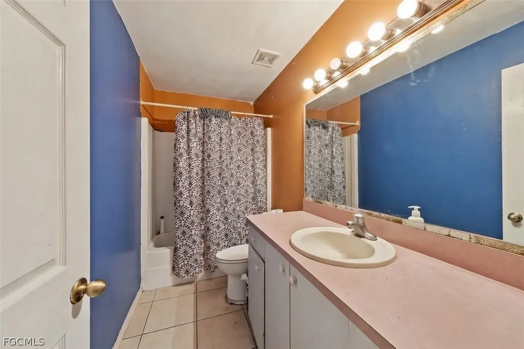 5113/5115 24th Street SW Lehigh Acres FL 33973
