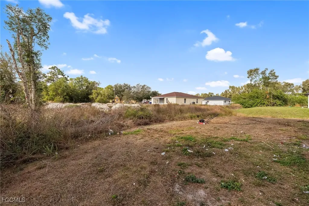 5113/5115 24th Street SW Lehigh Acres FL 33973