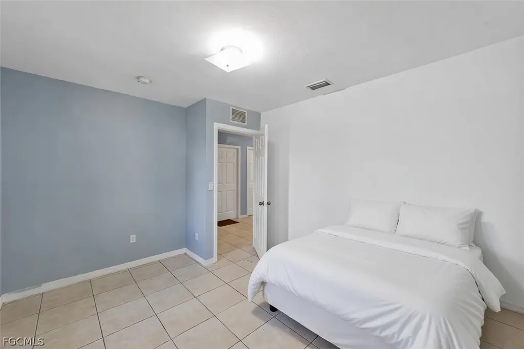 5113/5115 24th Street SW Lehigh Acres FL 33973