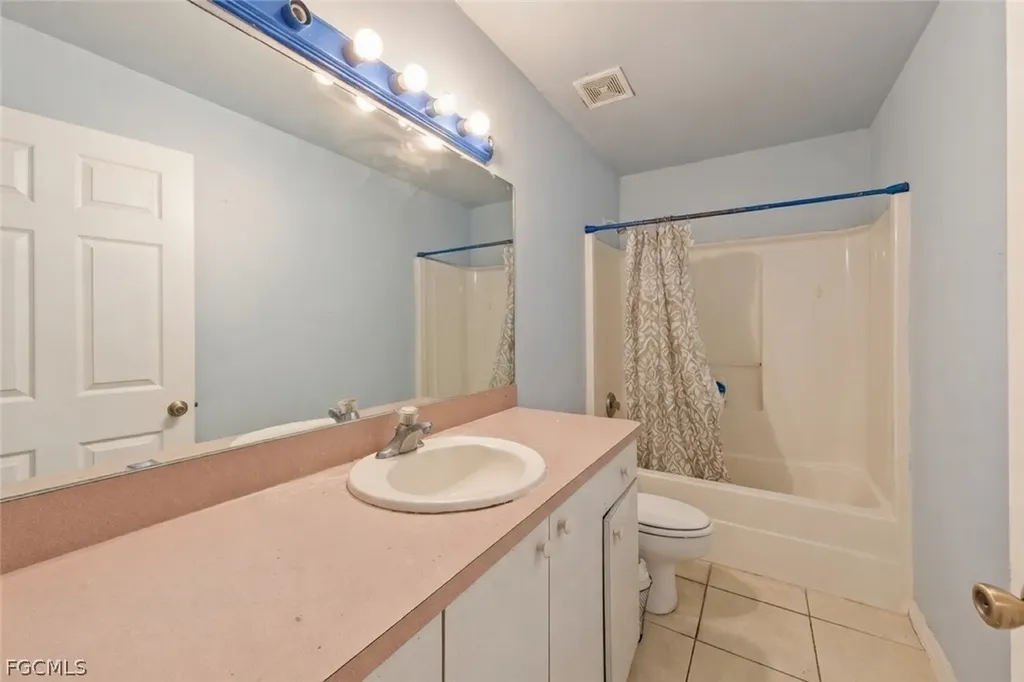 5113/5115 24th Street SW Lehigh Acres FL 33973