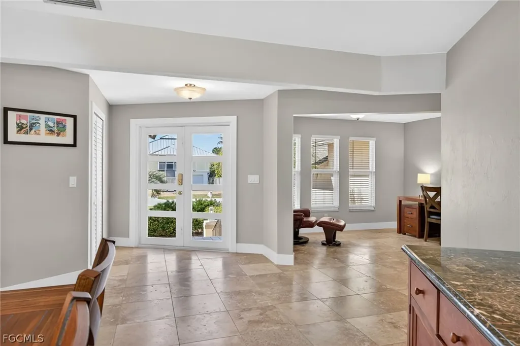 686 Emeril Court Sanibel FL 33957