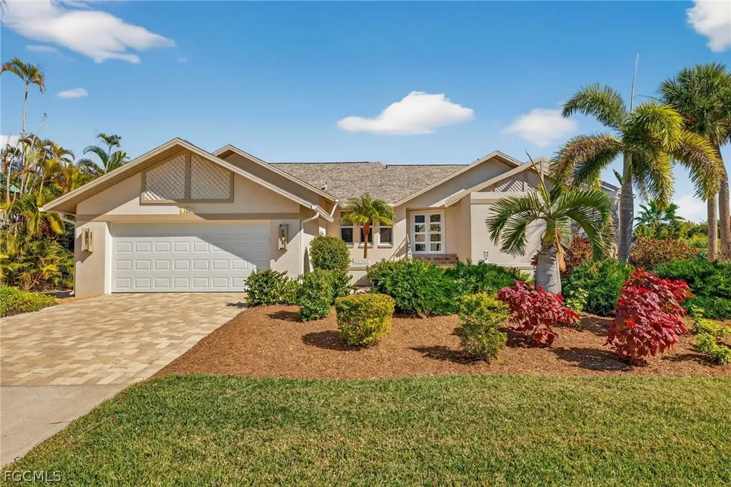 686 Emeril Court Sanibel FL 33957