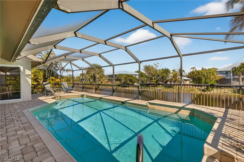 686 Emeril Court Sanibel FL 33957
