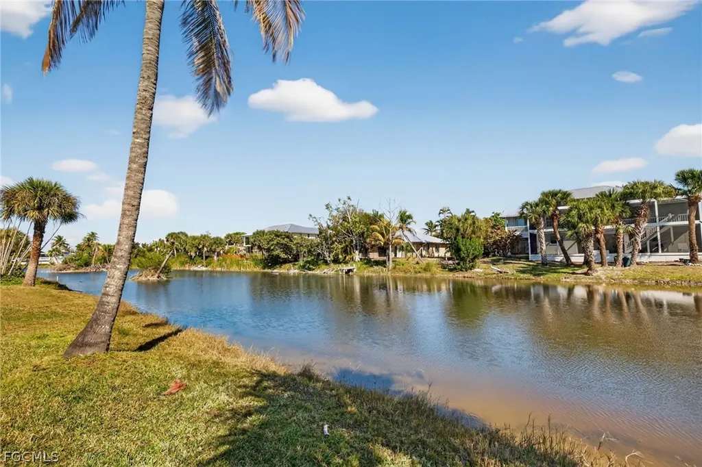 686 Emeril Court Sanibel FL 33957