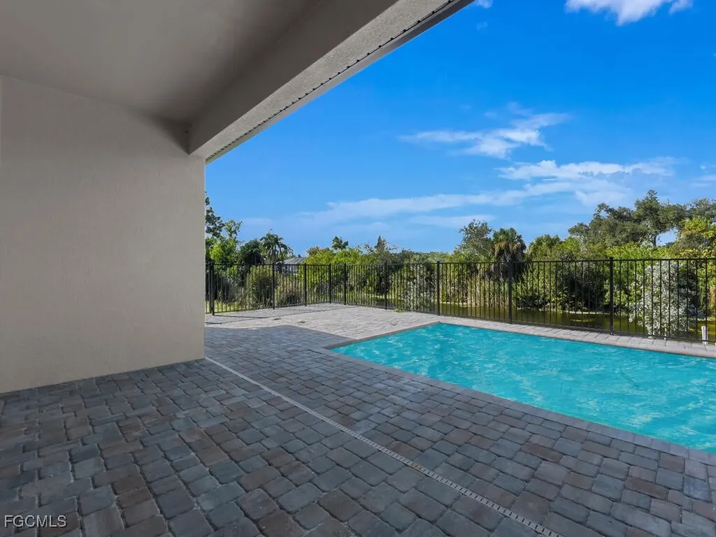 3025 NW 41st Place Cape Coral FL 33993