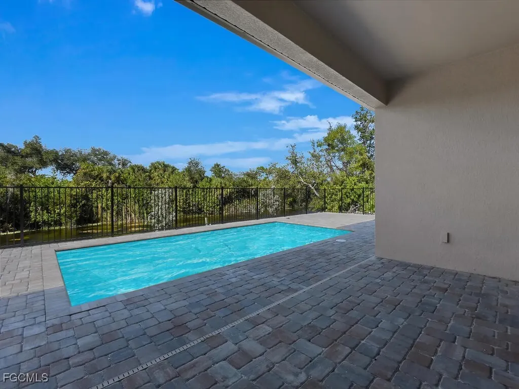 3025 NW 41st Place Cape Coral FL 33993