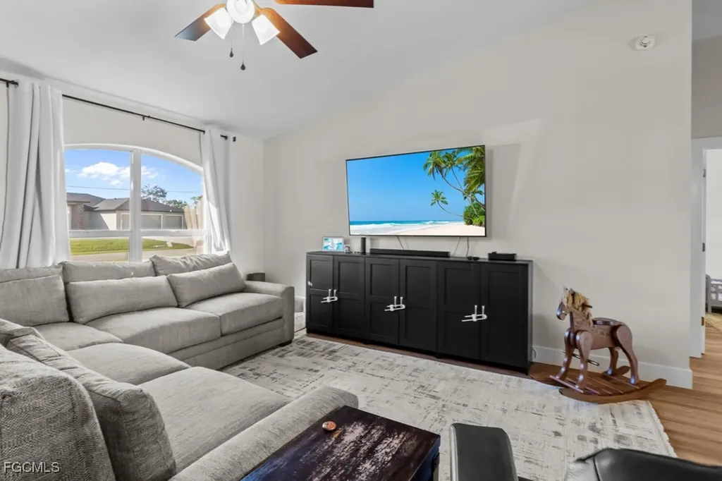 1809 NW 27th Avenue Cape Coral FL 33993