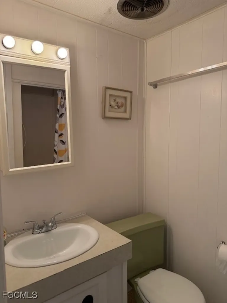 5558 Palm Beach Boulevard Fort Myers FL 33905