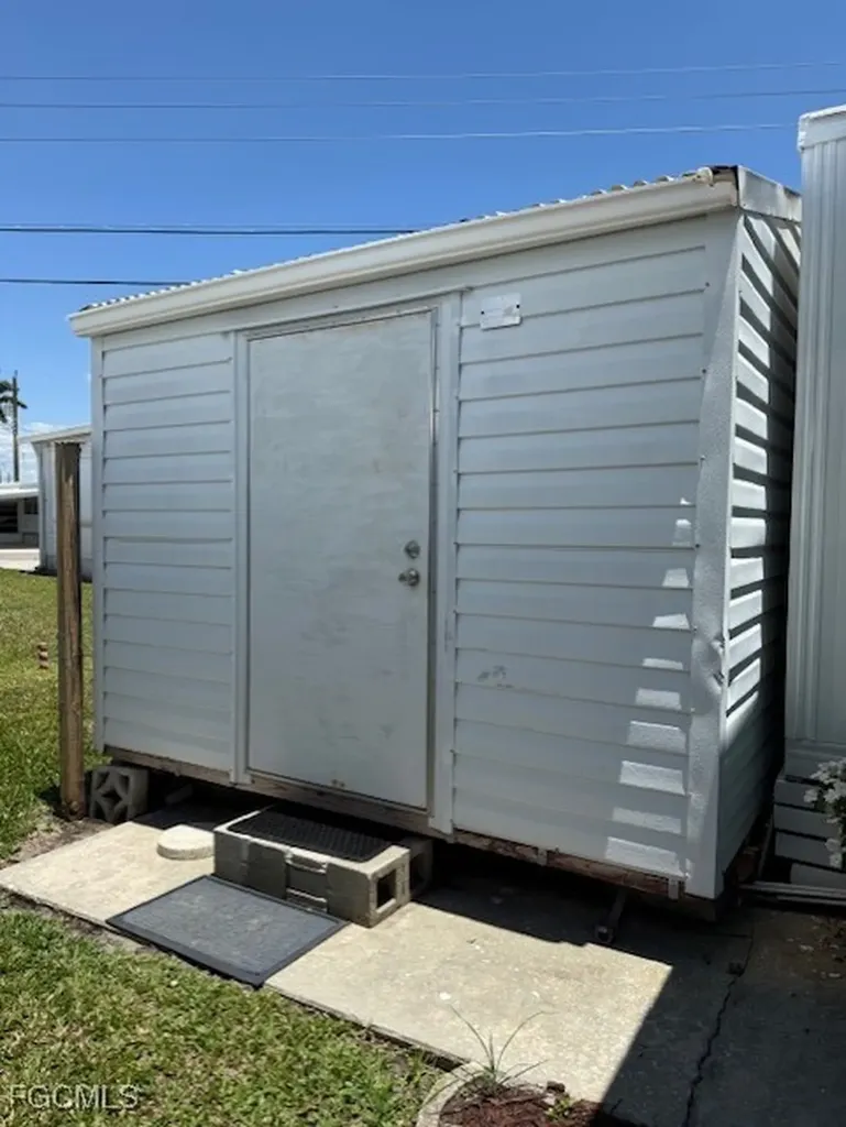 5558 Palm Beach Boulevard Fort Myers FL 33905