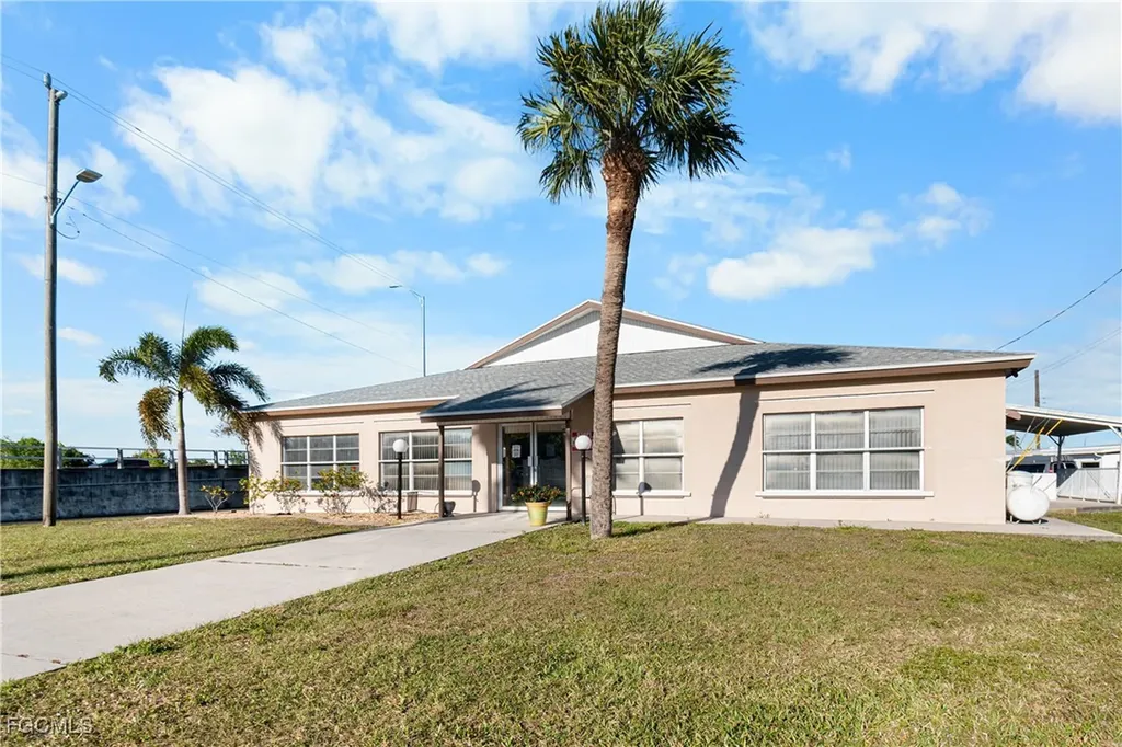 5558 Palm Beach Boulevard Fort Myers FL 33905