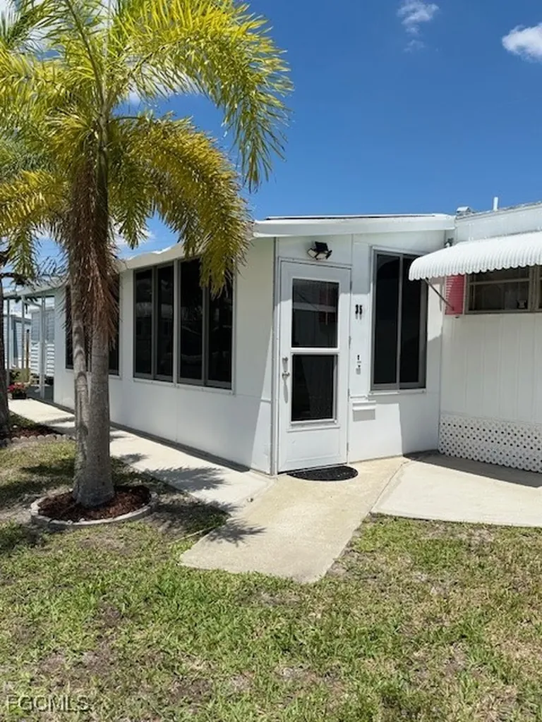 5558 Palm Beach Boulevard Fort Myers FL 33905