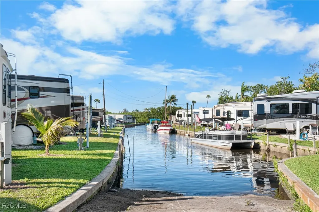 5558 Palm Beach Boulevard Fort Myers FL 33905