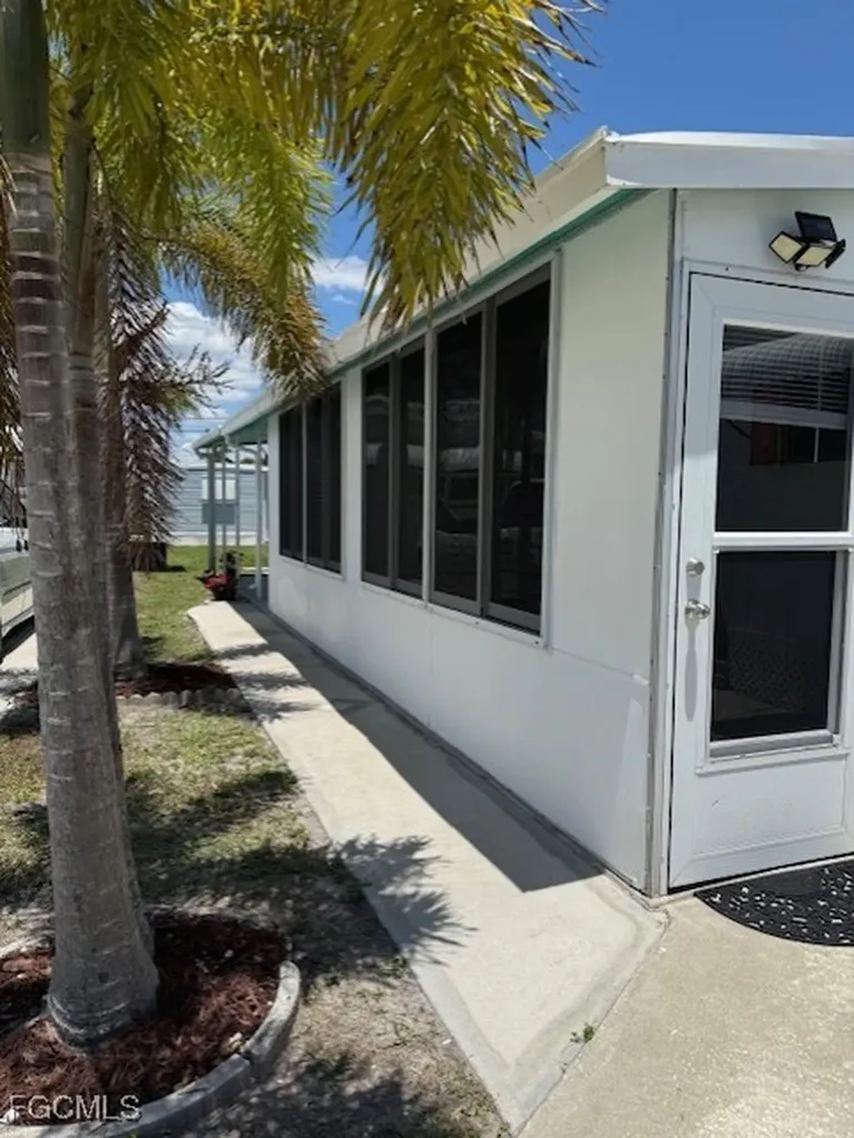 5558 Palm Beach Boulevard Fort Myers FL 33905