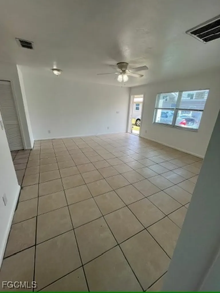 13861 1st Street Fort Myers FL 33905