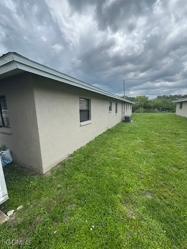 13861 1st Street Fort Myers FL 33905