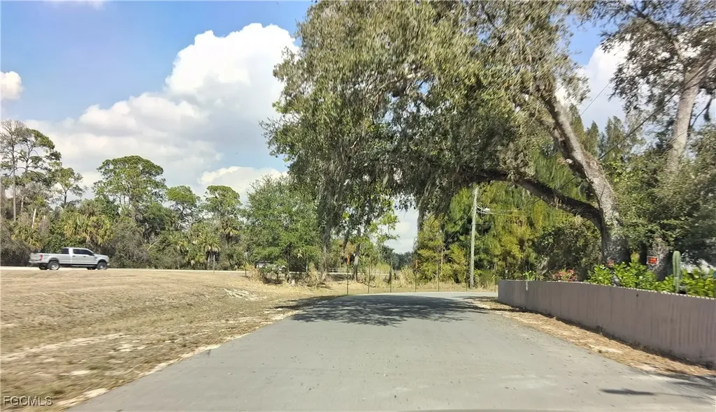 Suwanee Avenue Labelle FL 33935