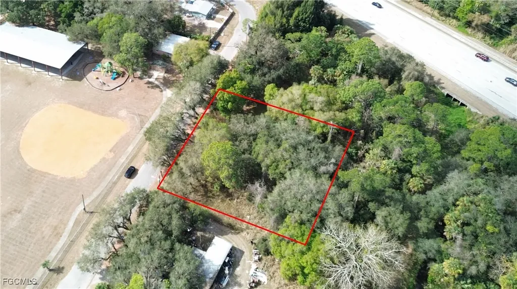 Suwanee Avenue Labelle FL 33935