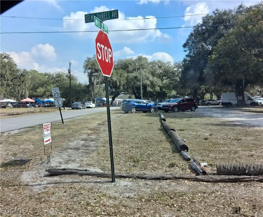 851 Caloosahatchee Avenue Labelle FL 33935