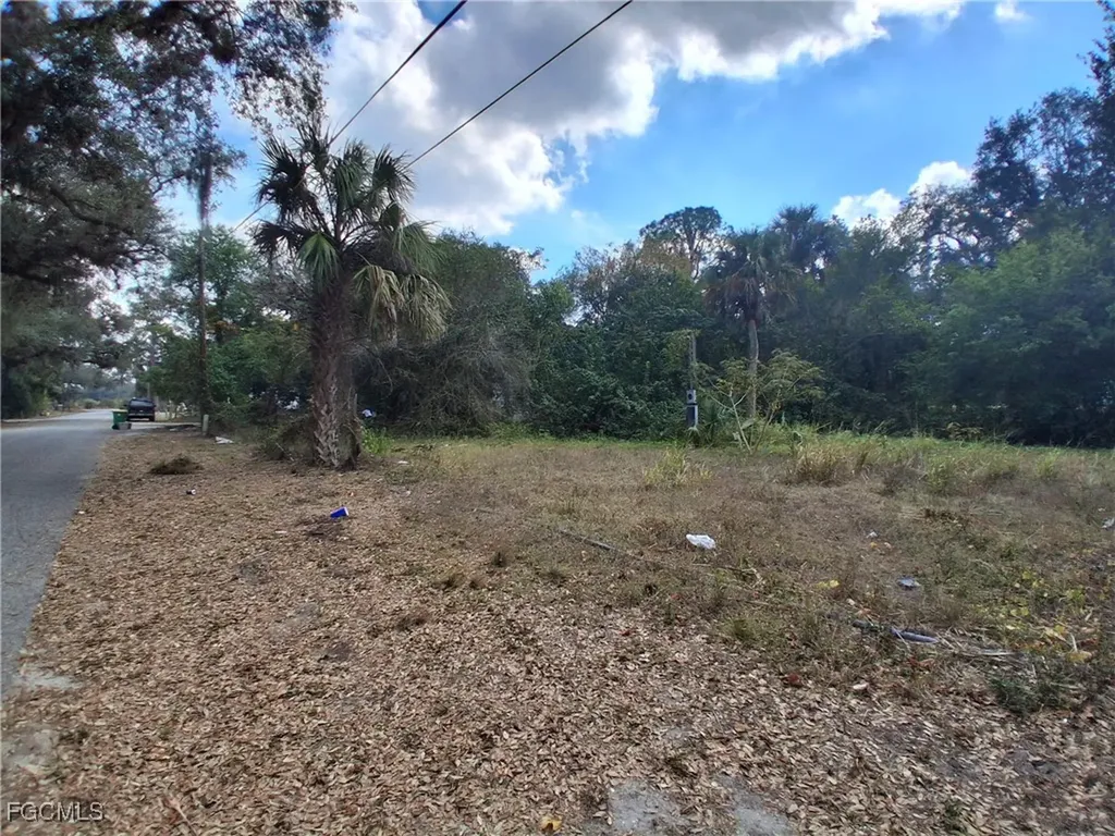 851 Caloosahatchee Avenue Labelle FL 33935