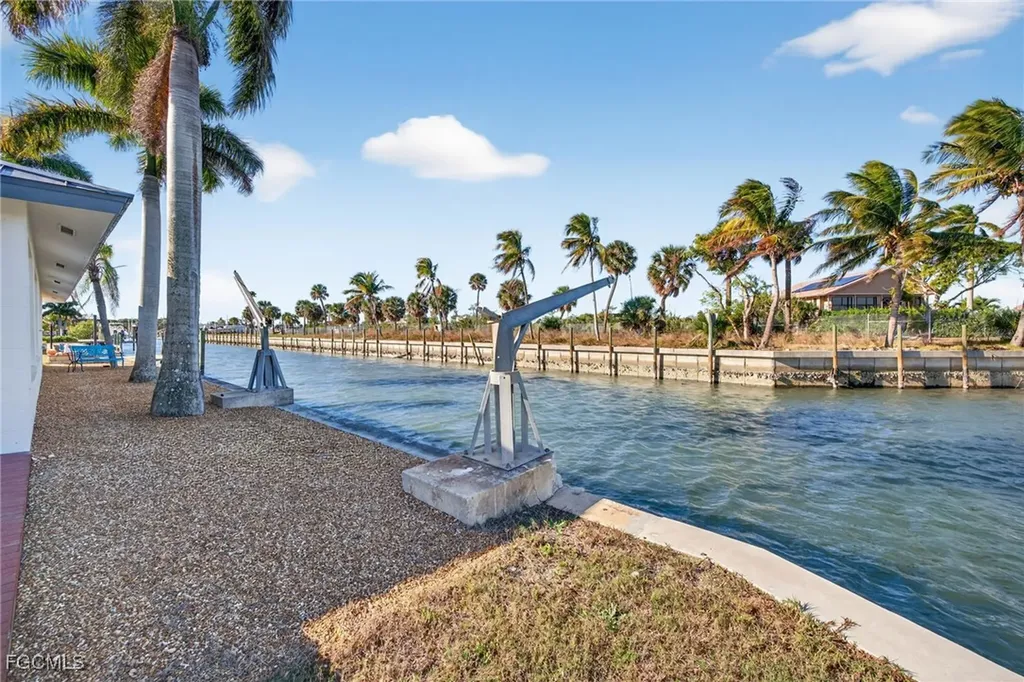 867 Oak Street Fort Myers Beach FL 33931