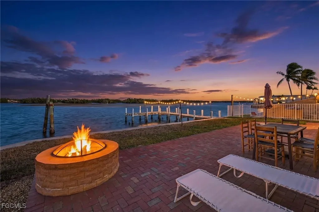867 Oak Street Fort Myers Beach FL 33931