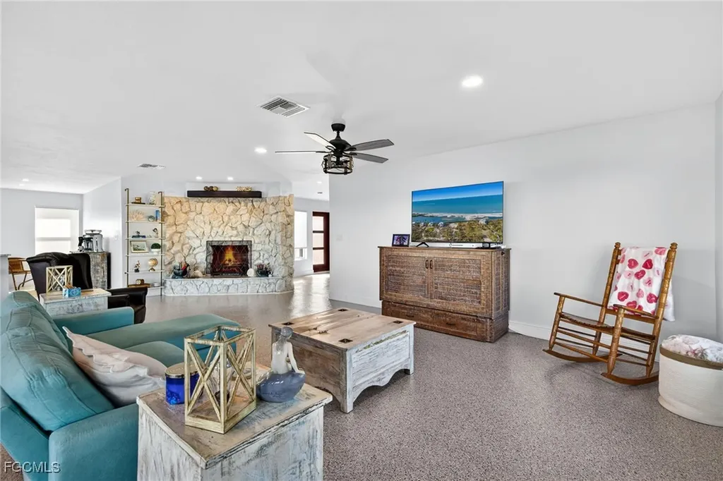 867 Oak Street Fort Myers Beach FL 33931