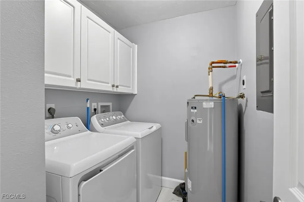 1209 SE 8th Street Cape Coral FL 33990