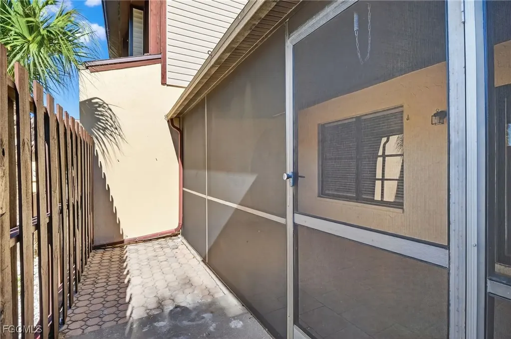 1209 SE 8th Street Cape Coral FL 33990