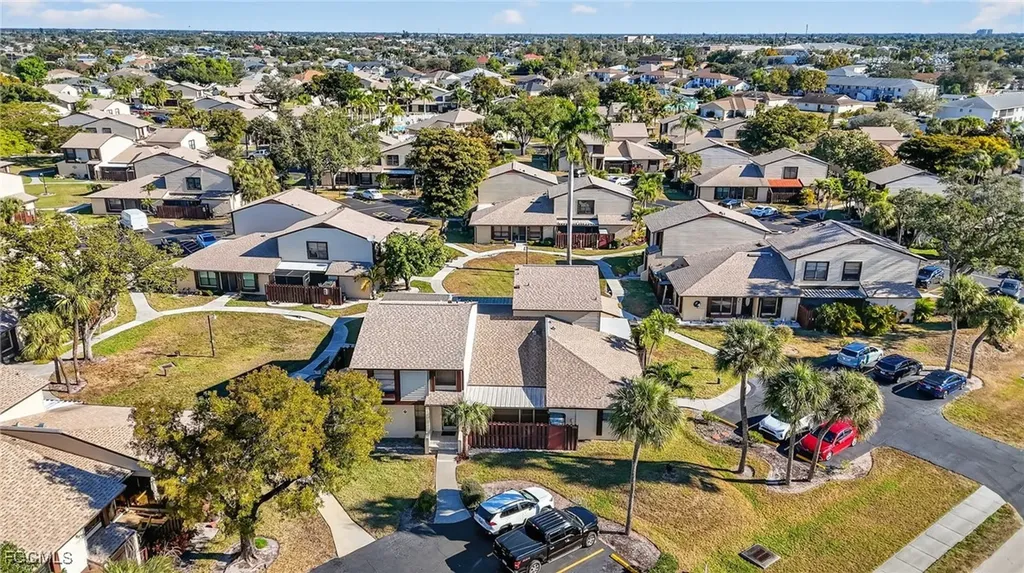1209 SE 8th Street Cape Coral FL 33990