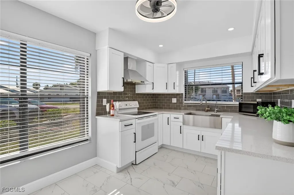 1209 SE 8th Street Cape Coral FL 33990