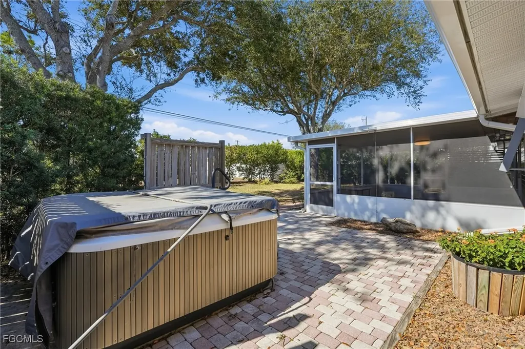 2306 NE 24th Avenue Cape Coral FL 33909