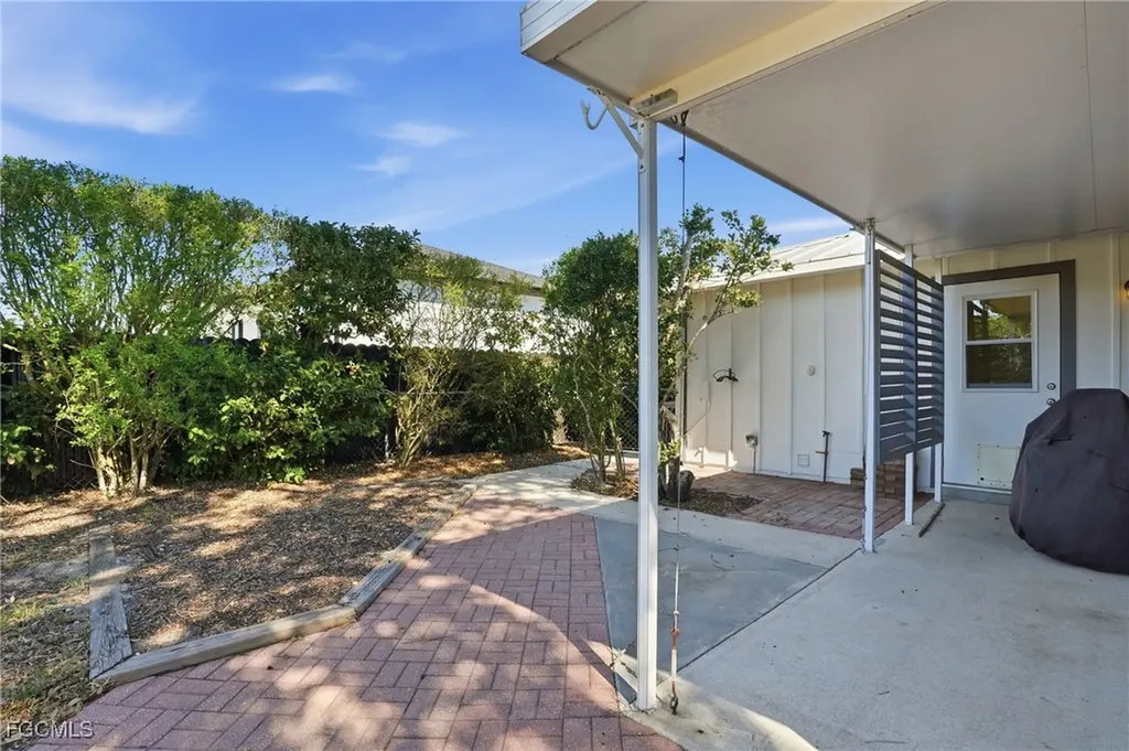 2306 NE 24th Avenue Cape Coral FL 33909