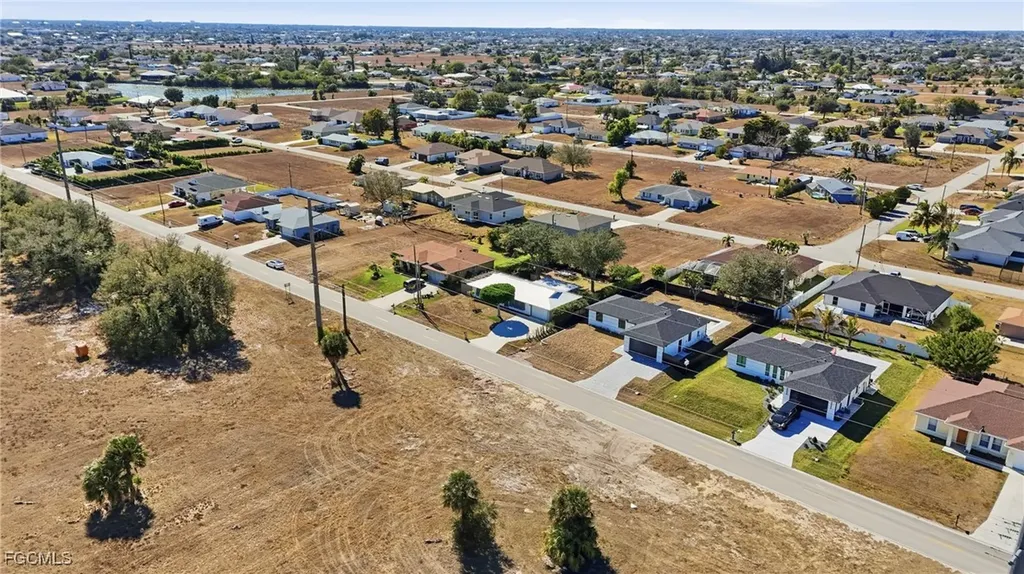 2306 NE 24th Avenue Cape Coral FL 33909