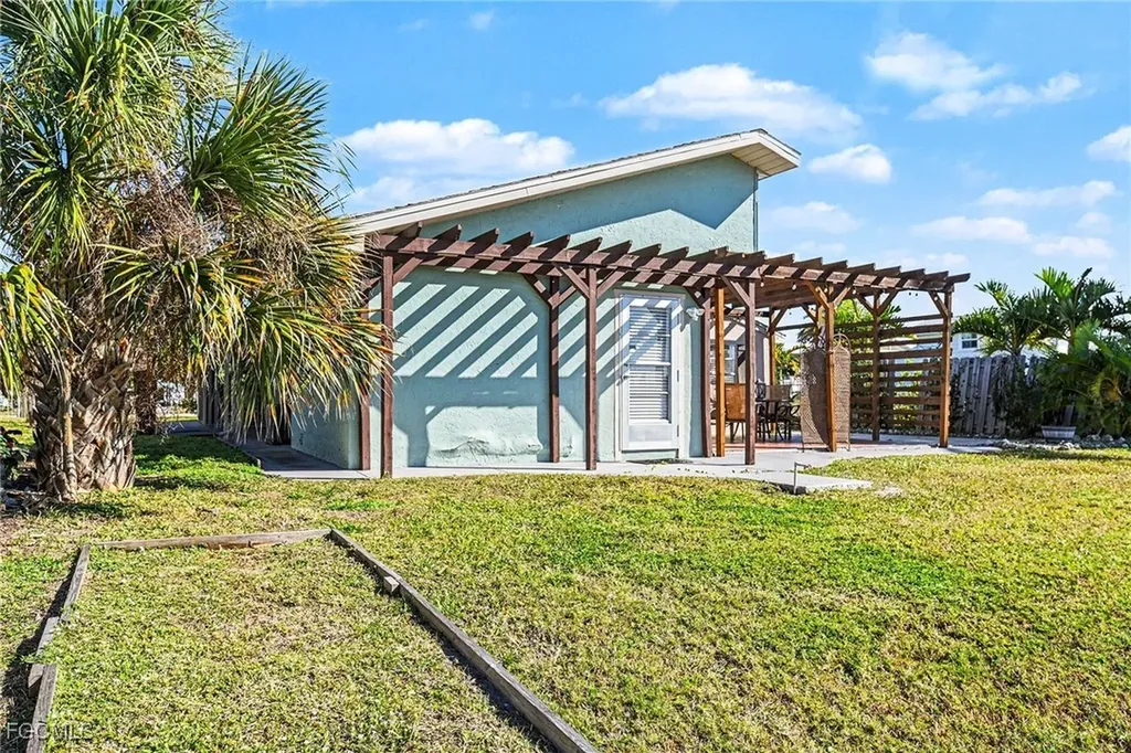 2753 N Ibis Court St. James City FL 33956