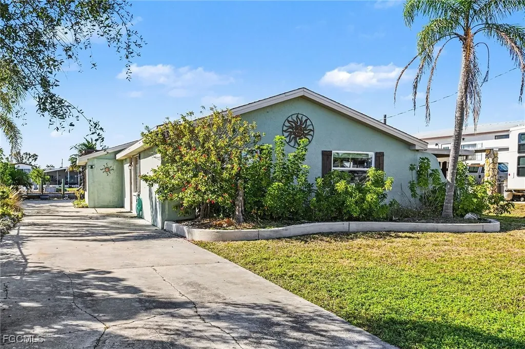 2753 N Ibis Court St. James City FL 33956