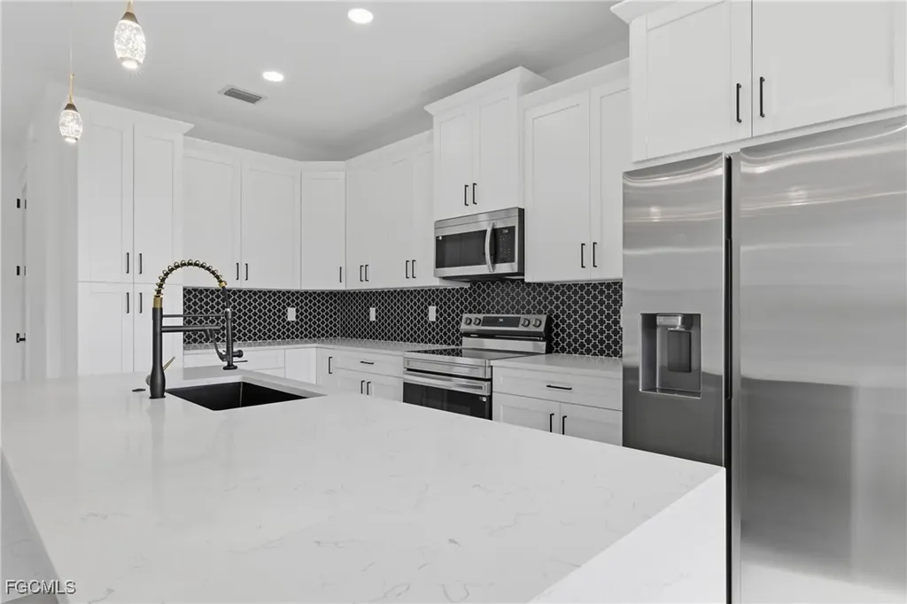 2124 NW 21st Street Cape Coral FL 33993