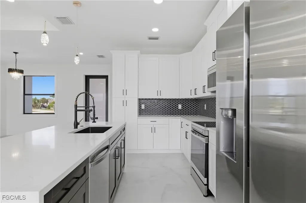 2124 NW 21st Street Cape Coral FL 33993