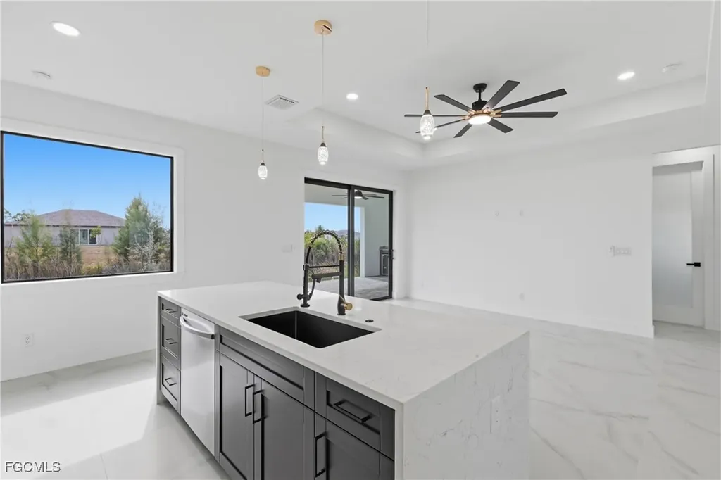 2124 NW 21st Street Cape Coral FL 33993