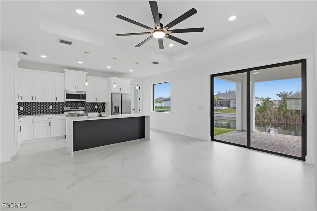 2124 NW 21st Street Cape Coral FL 33993