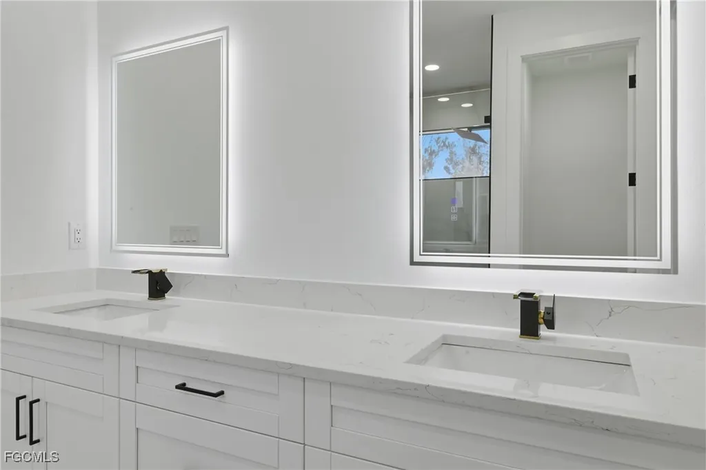 2124 NW 21st Street Cape Coral FL 33993